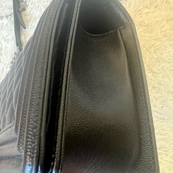 🛑 SOLD 🛑 Chanel Boy Old Medium Like New - Picture 5 of 10